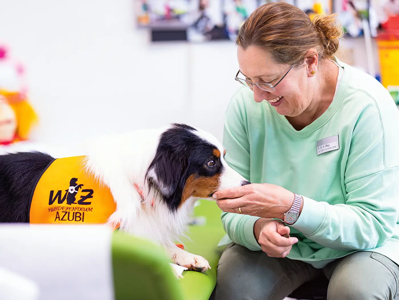 Therapiehund Magic mit Dr. Antje Mey